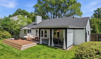 5902 WILSON Ln, Bethesda, MD 20817