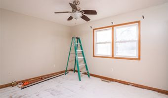 1005 6th St NW, Altoona, IA 50009
