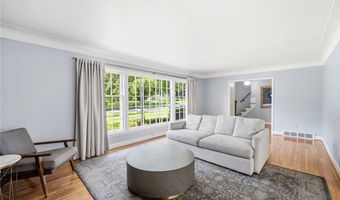 195 Shawnee Trl, Aurora, OH 44202