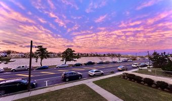 510 Deal Lake Dr 2H, Asbury Park, NJ 07712