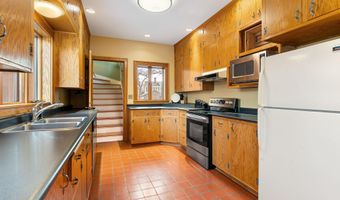 907 1st Dr NW, Austin, MN 55912