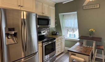 4 Hammond St 5, Newport, RI 02840