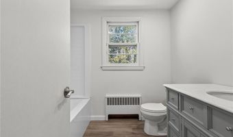 101 Bateman Ave, Cranston, RI 02920
