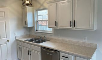 911 SW Cheyenne Dr, Bentonville, AR 72712