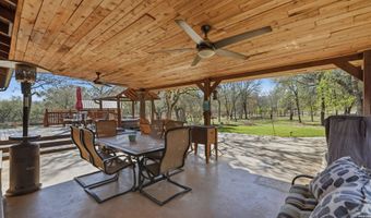 828 Shady Grv, Adkins, TX 78101