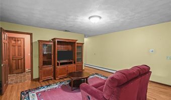 13 Sunnyside Dr, Cumberland, RI 02864