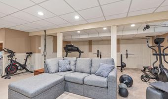 44 Devonshire Ct, Middletown, NJ 07748