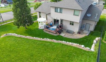 921 Longhorn Dr, Bismarck, ND 58503