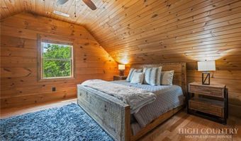 407 Signature Ridge Rd, Banner Elk, NC 28604