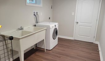 2250 N QUANTICO St, Arlington, VA 22205