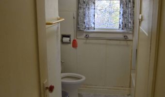 28 N. Third St, Albion, IL 62806