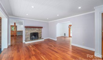 35 McKinney Rd, Asheville, NC 28805