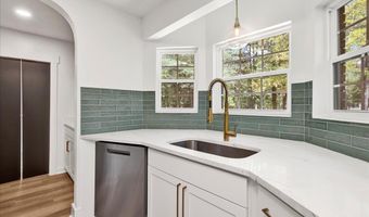 960 CAMP BRANCH Rd, Alabaster, AL 35007