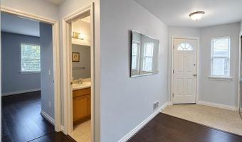 9662 Nook Rd, Algonac, MI 48001