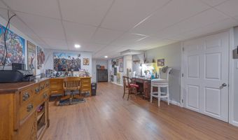 460 NE Oak Hill St, Abingdon, VA 24210