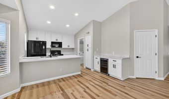 6831 S OAKMONT Dr, Chandler, AZ 85249
