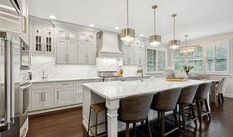 907 S Vail Ave, Arlington Heights, IL 60005