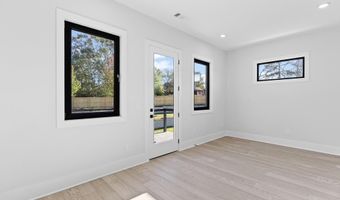 555 Versailles Dr, Auburn, GA 30011