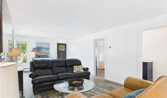 34 Beach Plum Rd, Narragansett, RI 02882