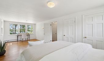 3 Tidewater Cv, Falmouth, ME 04105