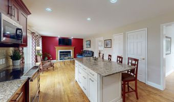 20 Driftway Rd, Danbury, CT 06811