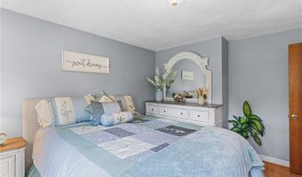72 Winifred Ave, Warwick, RI 02889