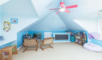 39 Franks Neck Rd, Narragansett, RI 02882