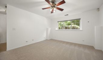 2125 W Concord Ln, Addison, IL 60101