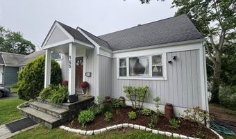 165 Greenfield Dr, Bridgeport, CT 06608