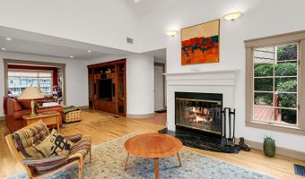 44 Tall Tree Rd, Middletown, NJ 07748