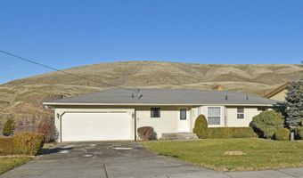 707 1st St, Asotin, WA 99402