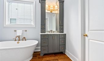 2051 MOORES MILL Rd, Auburn, AL 36830