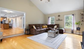 4 Dunnmoore Dr, Bow, NH 03304