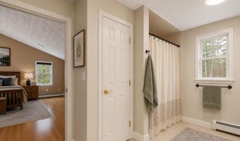 22 Lakewood Dr, Alton, NH 03810