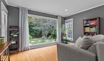 280 RIVER Dr, Appleton, WI 54915