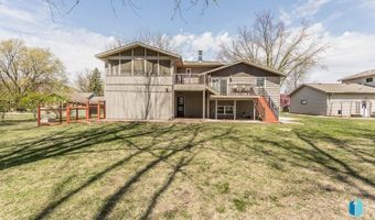 107 E Willow St, Beresford, SD 57004
