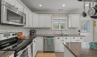 1307 Broad St, Beaufort, SC 29902