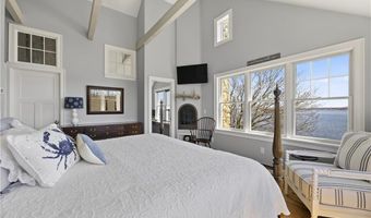 110 Sea View Ave, North Kingstown, RI 02852
