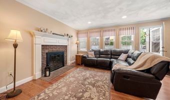 323 Oakhill Ave, Attleboro, MA 02703