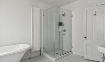 38 Union St, Belfast, ME 04915