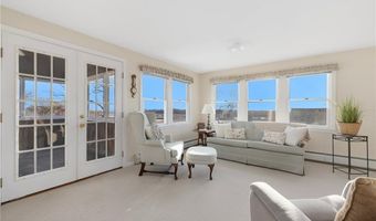 110 HOUSTON Ave, Narragansett, RI 02882