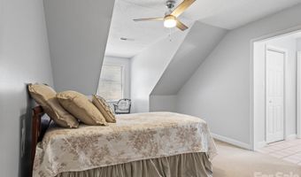 126 Hillcrest Dr, Barnardsville, NC 28709