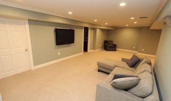 19 Devonshire Ct, Avon, CT 06001
