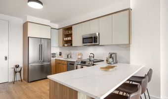 285 BROADWAY 405, Bayonne, NJ 07002