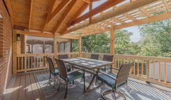 57 GARDEN Dr, Alexandria, VA 22304