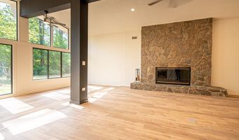 2302 Twin Lakes Dr, Bainbridge, GA 39819