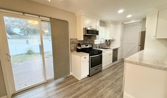 33 Anchorage Blvd, Bayville, NJ 08721