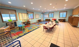 2328 N Hillcrest Pkwy, Altoona, WI 54720