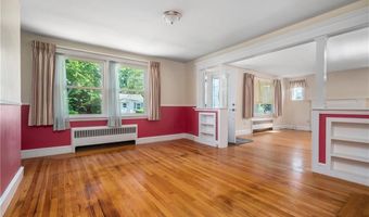 30 Winthrop St, East Providence, RI 02915