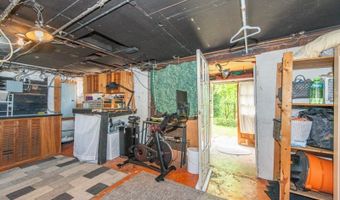4 Warren St, Bayonne, NJ 07035